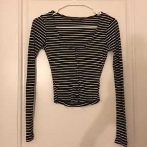 Black and white stripped long sleeved crop top